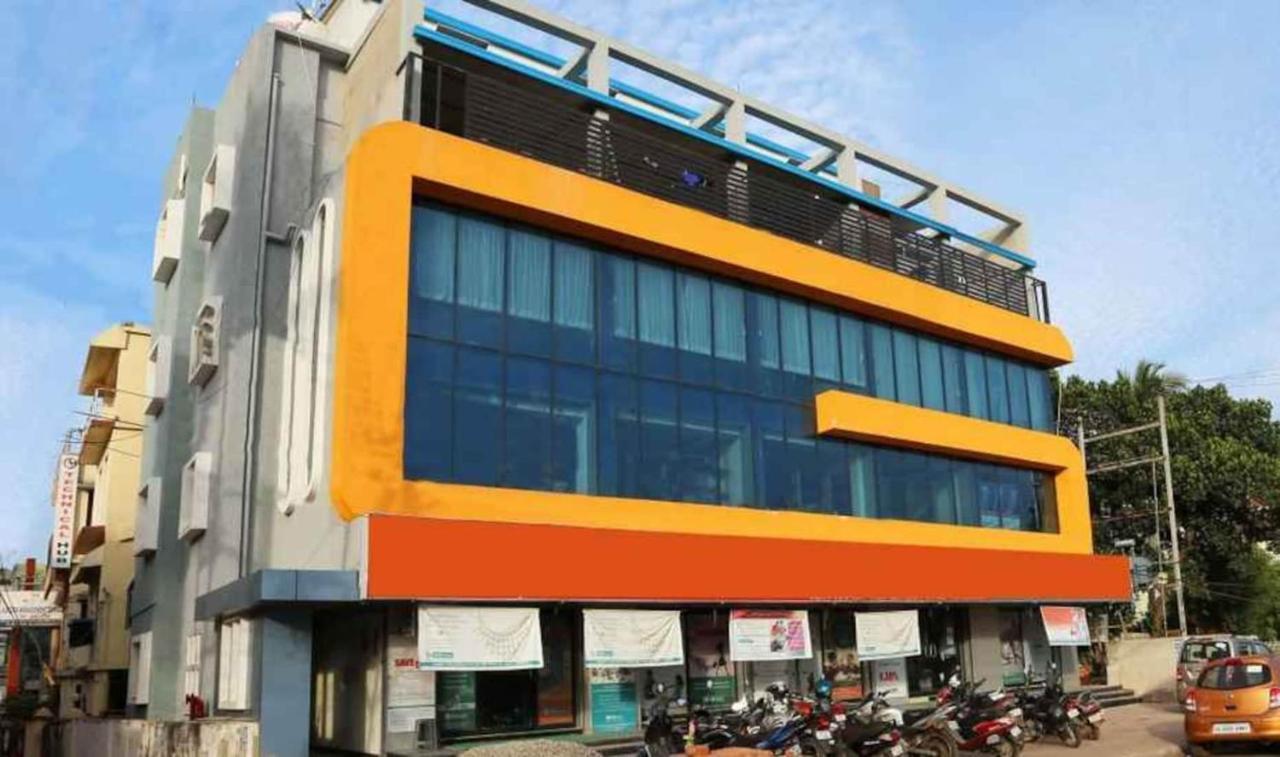 Hotel Golden Orchid Bhubaneswar Bagian luar foto